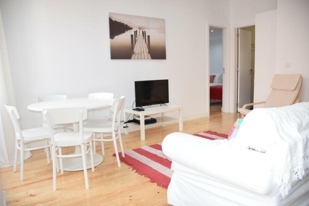 Cool Tailor Made 2 Bedroom Apartment Lisbon Bagian luar foto
